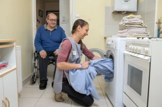 Aide à domicile, un métier d'engagement, un métier « essentiel »